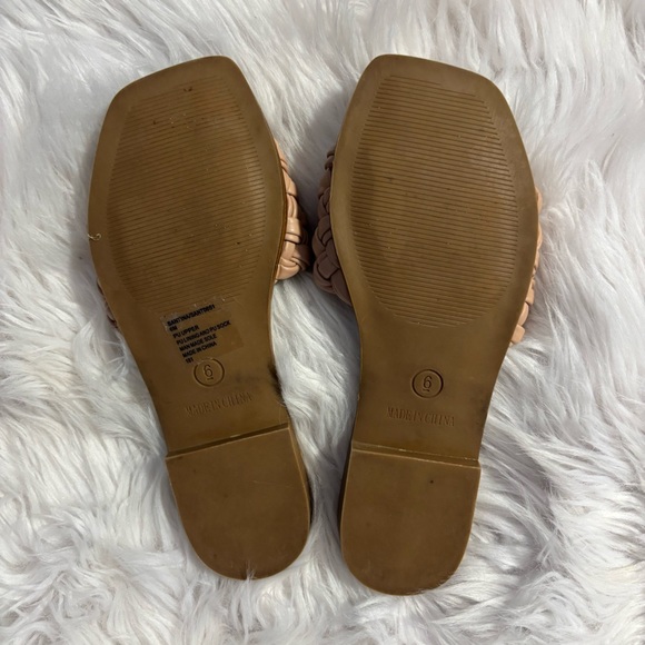 Steve Madden Tan Woven Slide Sandals - Picture 2 of 2